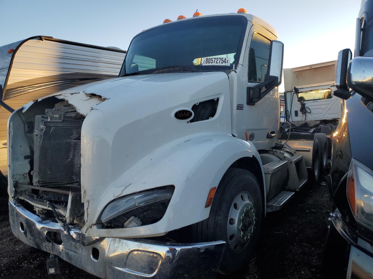 Lot #2996606492 2016 PETERBILT 579