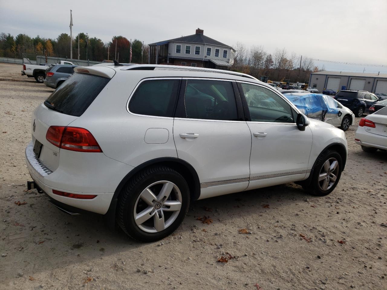 Lot #2962102170 2014 VOLKSWAGEN TOUAREG V6