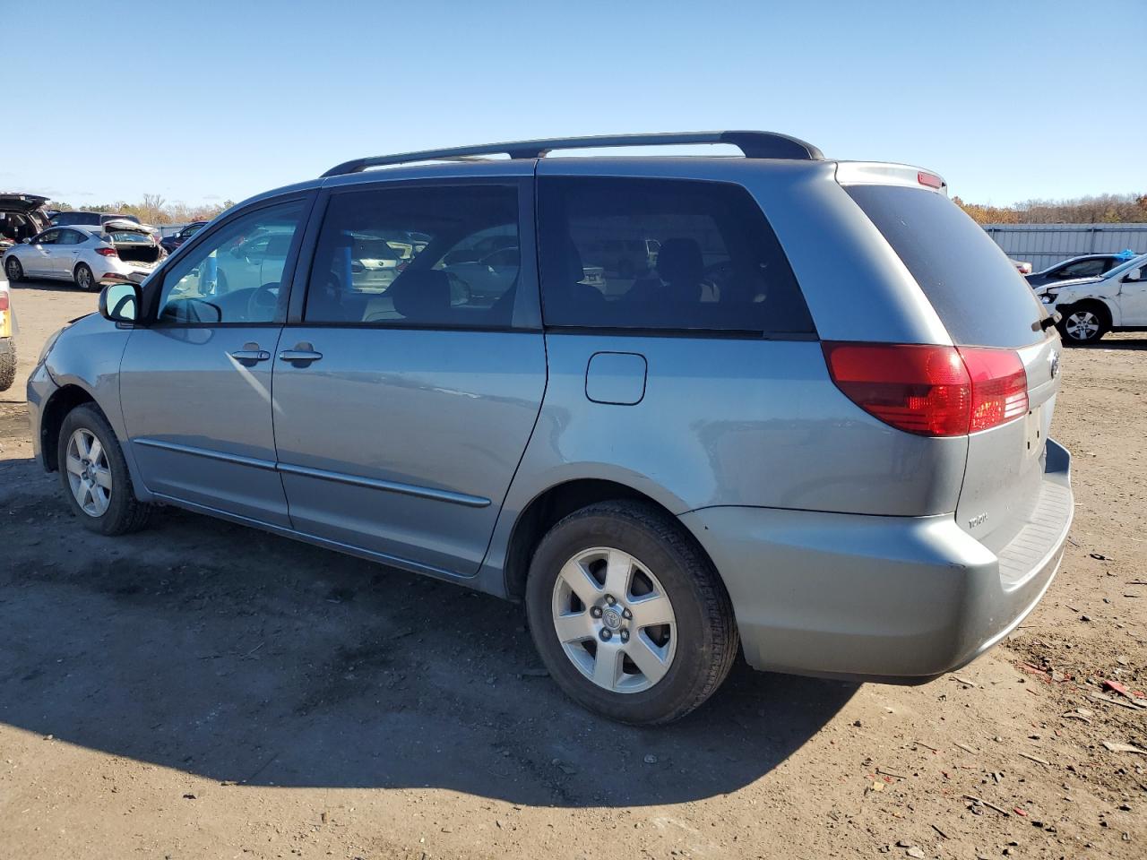 Lot #2979248025 2004 TOYOTA SIENNA CE