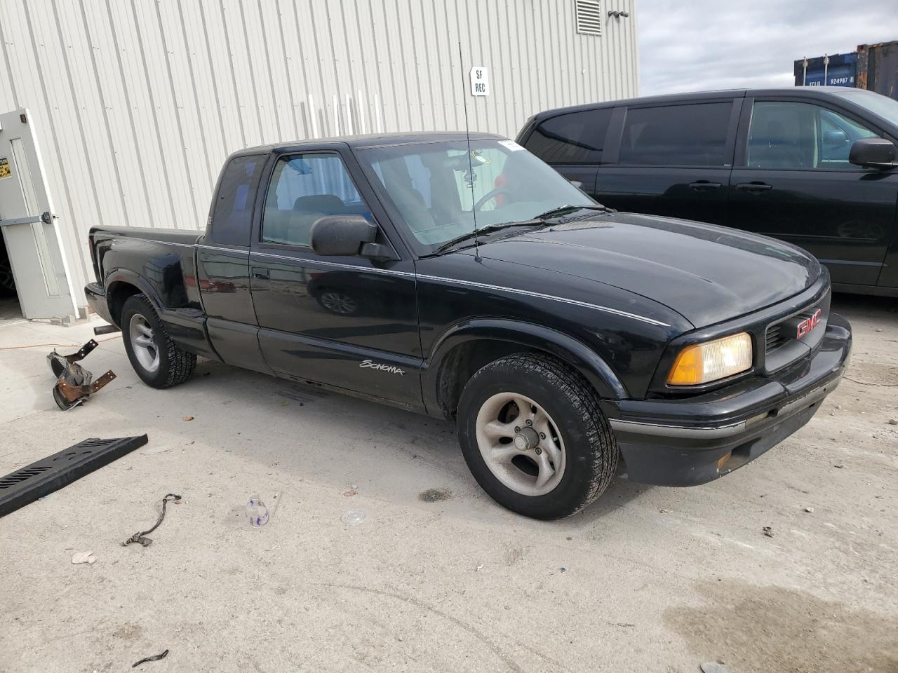 Lot #2974873174 1997 GMC SONOMA