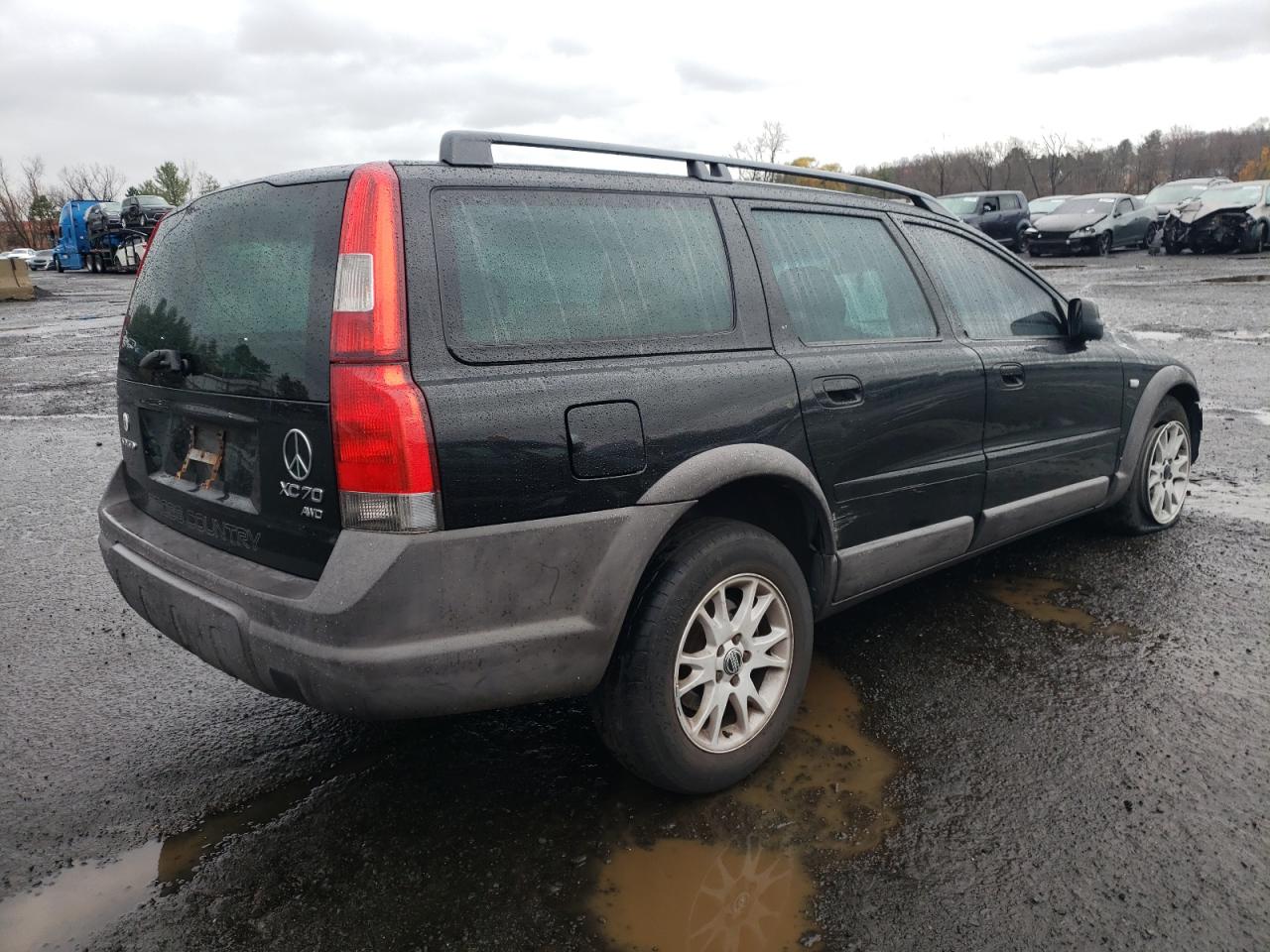 Lot #3033010024 2004 VOLVO XC70