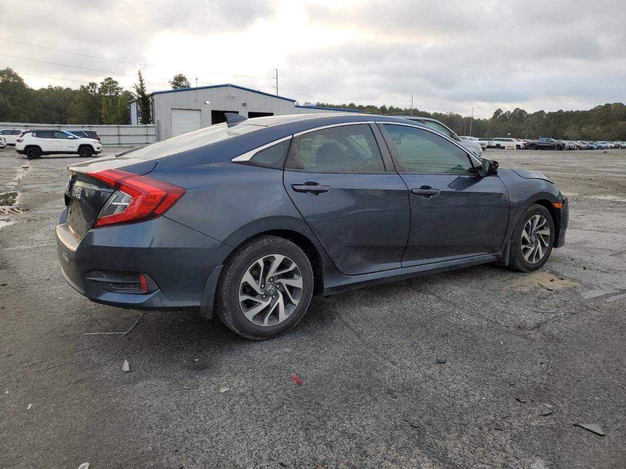 Lot #3033074005 2017 HONDA CIVIC EX