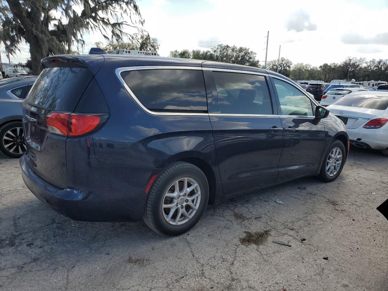 Lot #2974504457 2020 CHRYSLER VOYAGER LX