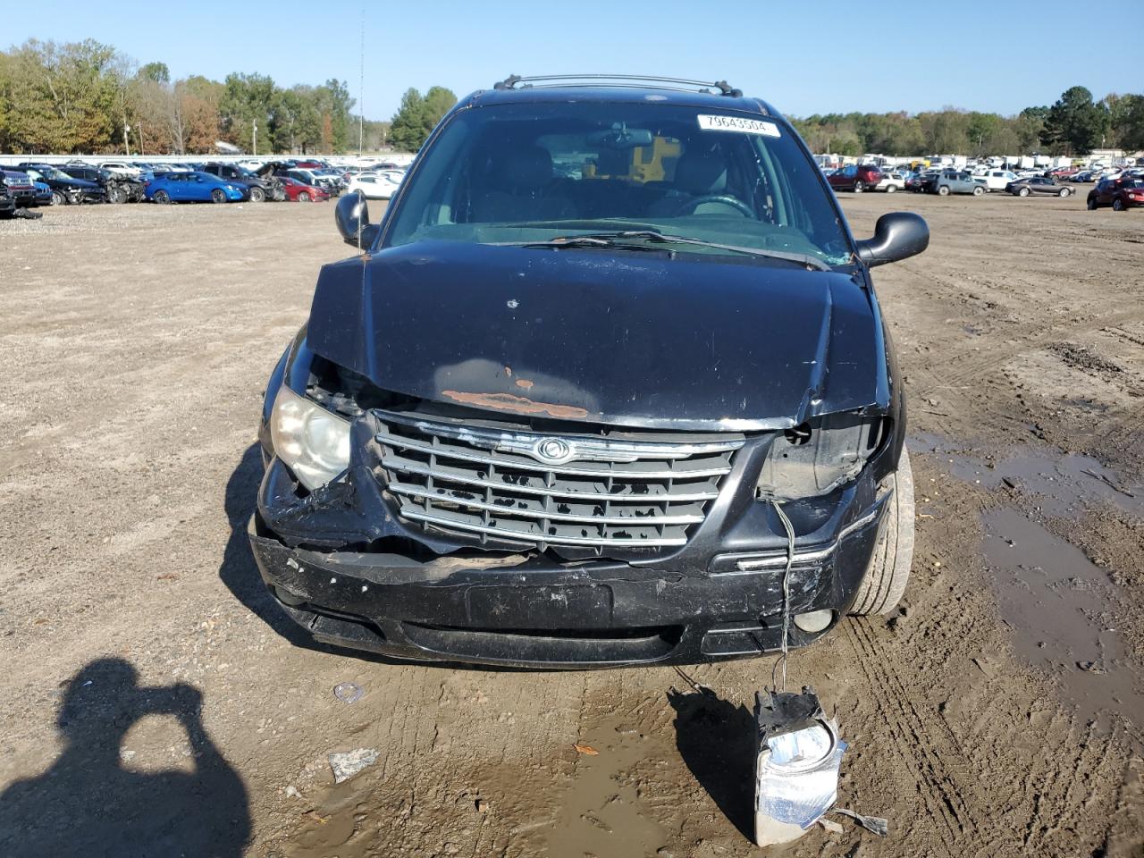 Lot #3009094271 2005 CHRYSLER TOWN & COU