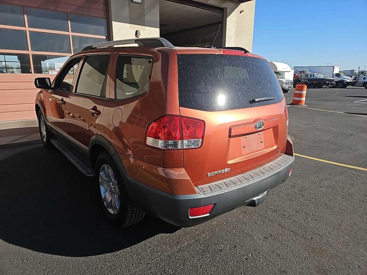 Lot #2995772492 2009 KIA BORREGO LX