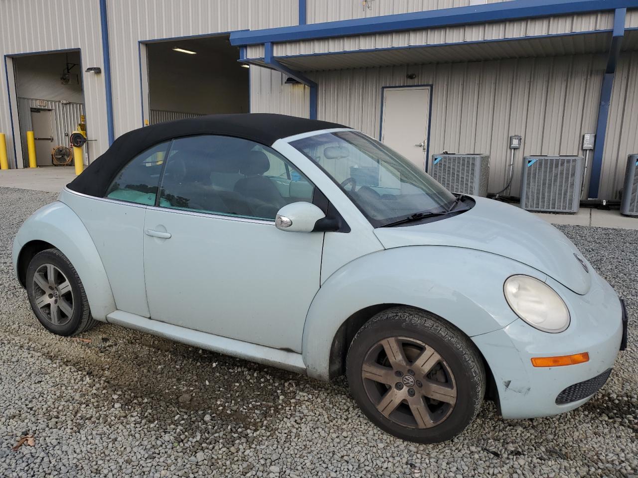 Lot #2977084283 2006 VOLKSWAGEN NEW BEETLE