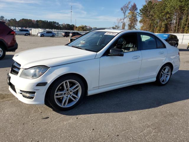 VIN WDDGF4HBXEA959634 2014 MERCEDES-BENZ C-CLASS no.1