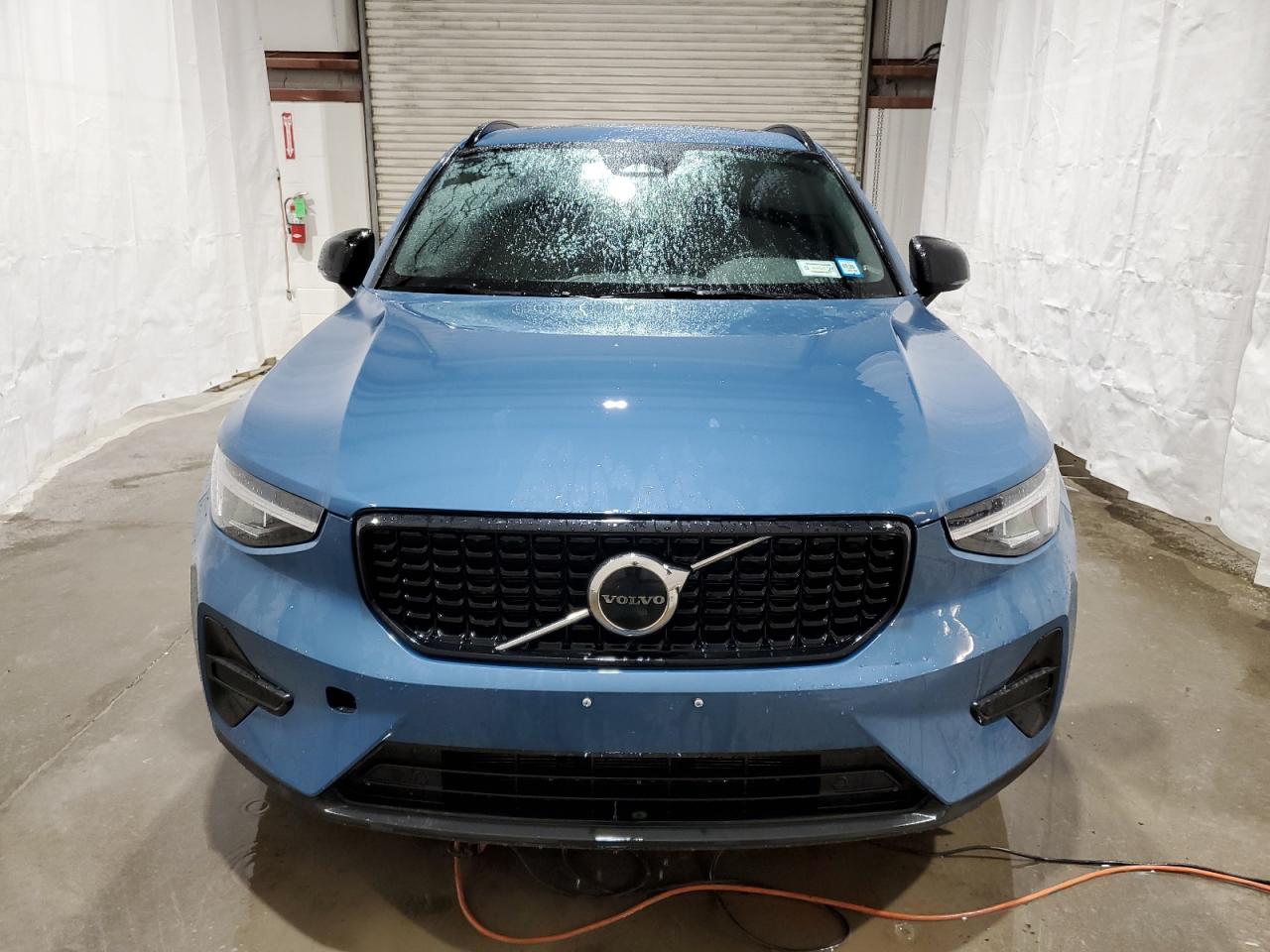 Lot #2991401878 2024 VOLVO XC40 CORE