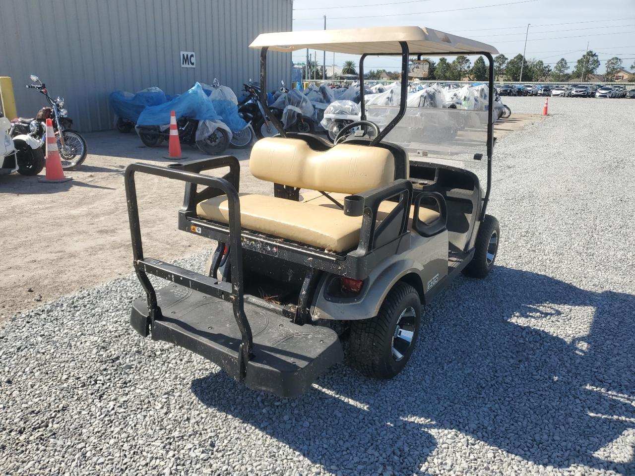 Lot #2995757504 2018 EZGO GOLF CART