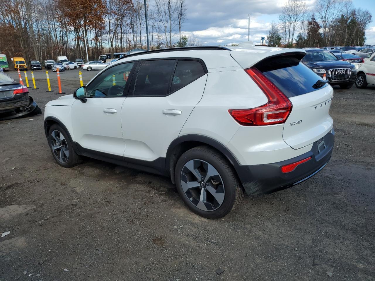 Lot #2994031966 2024 VOLVO XC40 PLUS