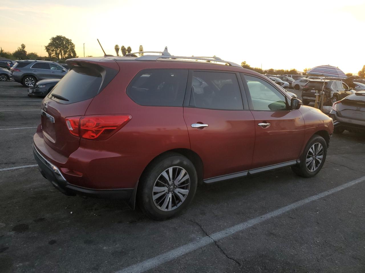 Lot #2993899371 2017 NISSAN PATHFINDER