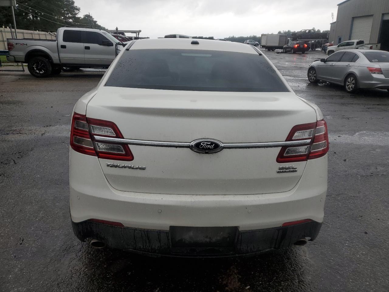 Lot #3024396527 2017 FORD TAURUS SEL