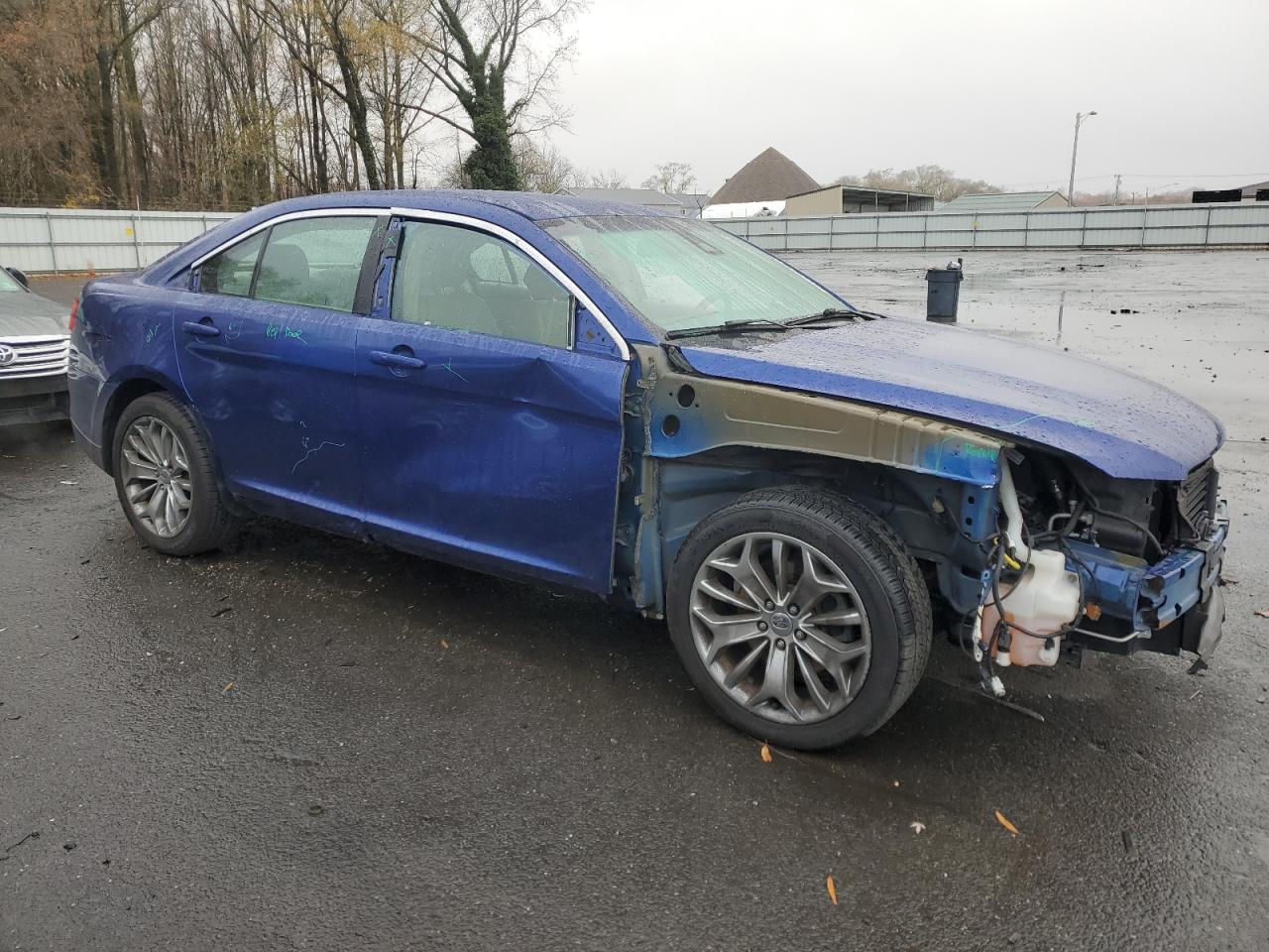 Lot #3034285069 2013 FORD TAURUS LIM