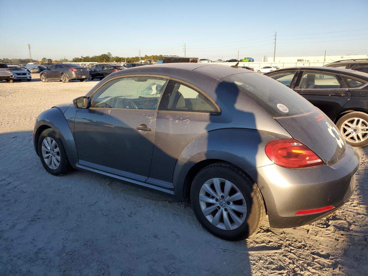 Lot #2991732012 2014 VOLKSWAGEN BEETLE