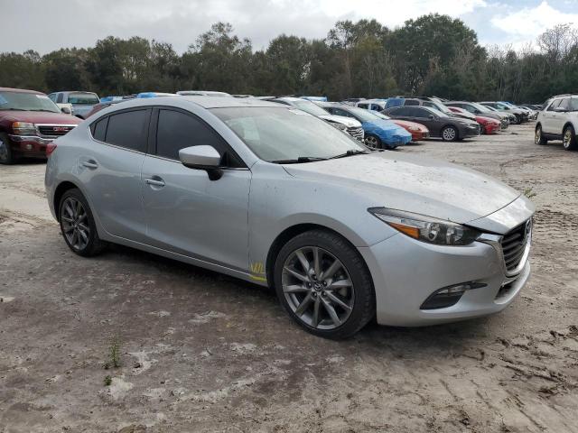 VIN 3MZBN1V38JM200655 2018 MAZDA 3 no.4