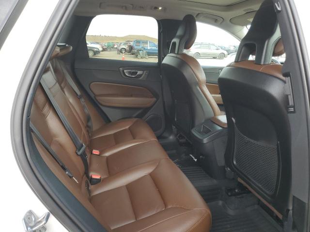 2018 VOLVO XC60 T5 LYV102RK3JB109951