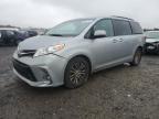 TOYOTA SIENNA XLE снимка