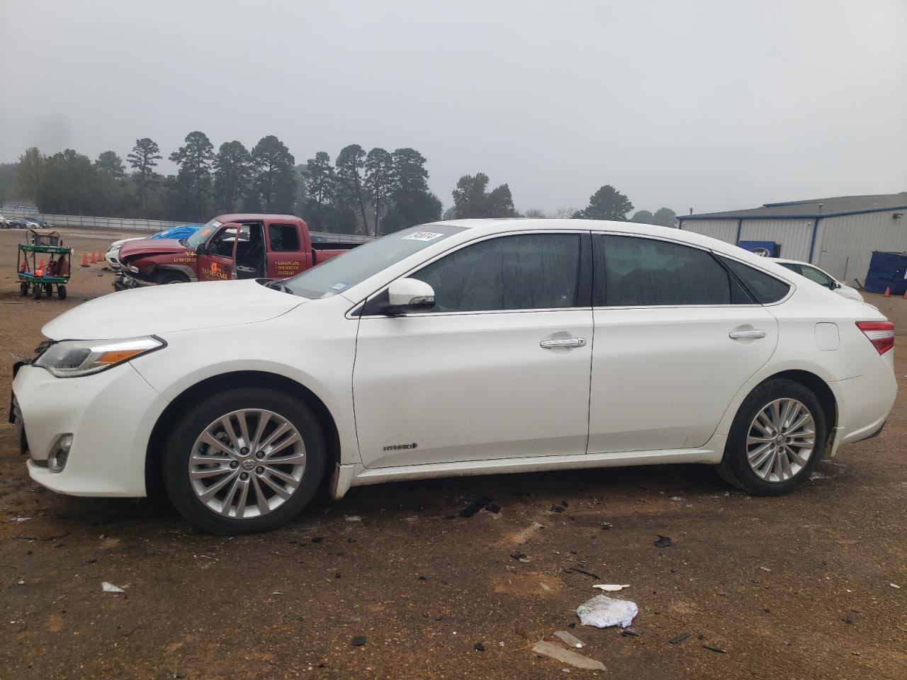  Salvage Toyota Avalon