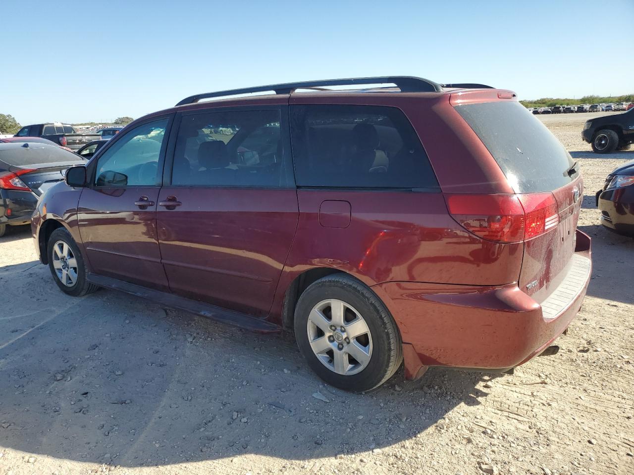 Lot #2976986649 2005 TOYOTA SIENNA XLE