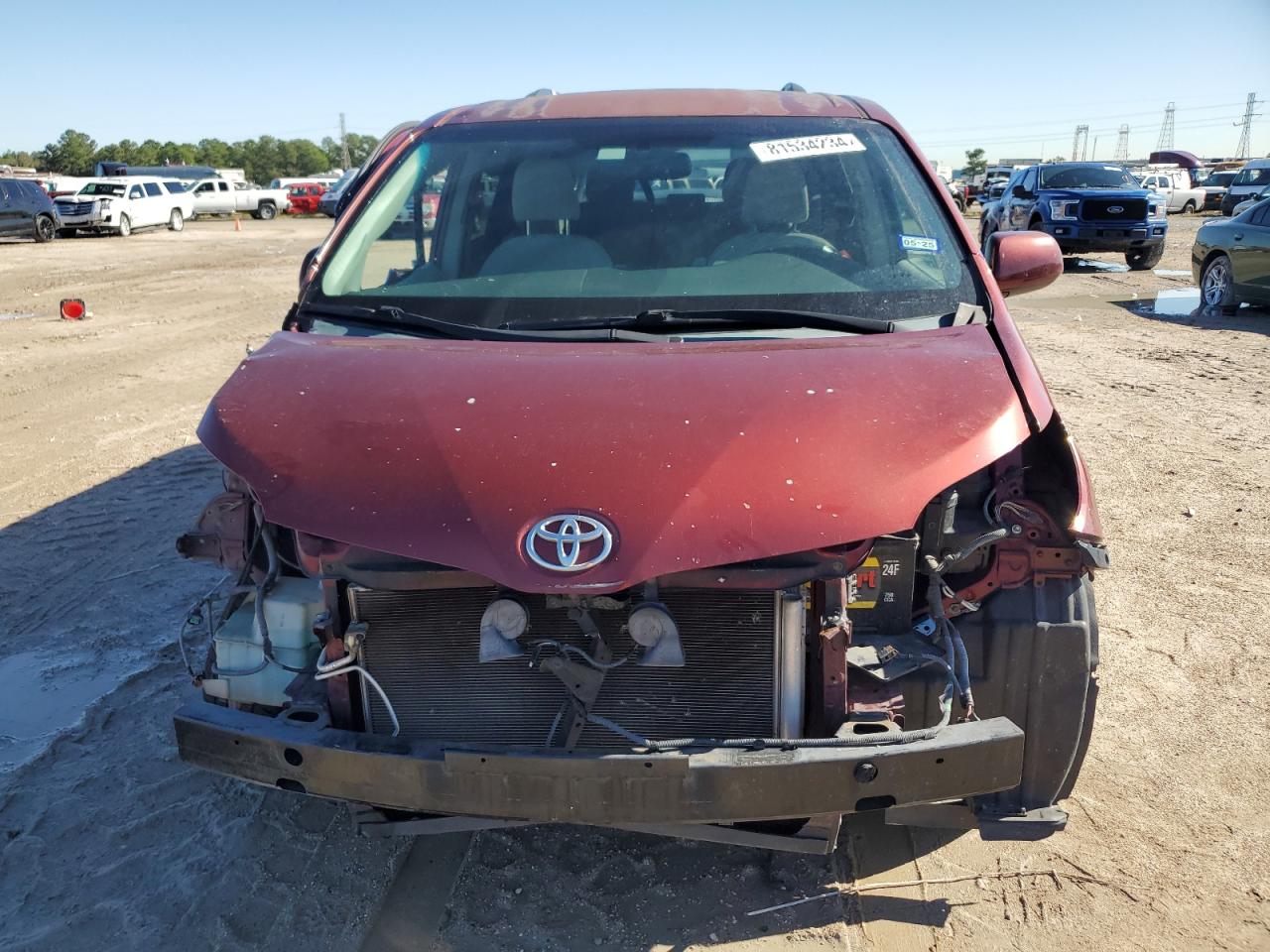 Lot #3009079369 2013 TOYOTA SIENNA LE