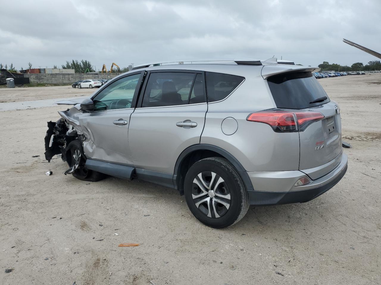 Lot #3030683111 2016 TOYOTA RAV4 LE