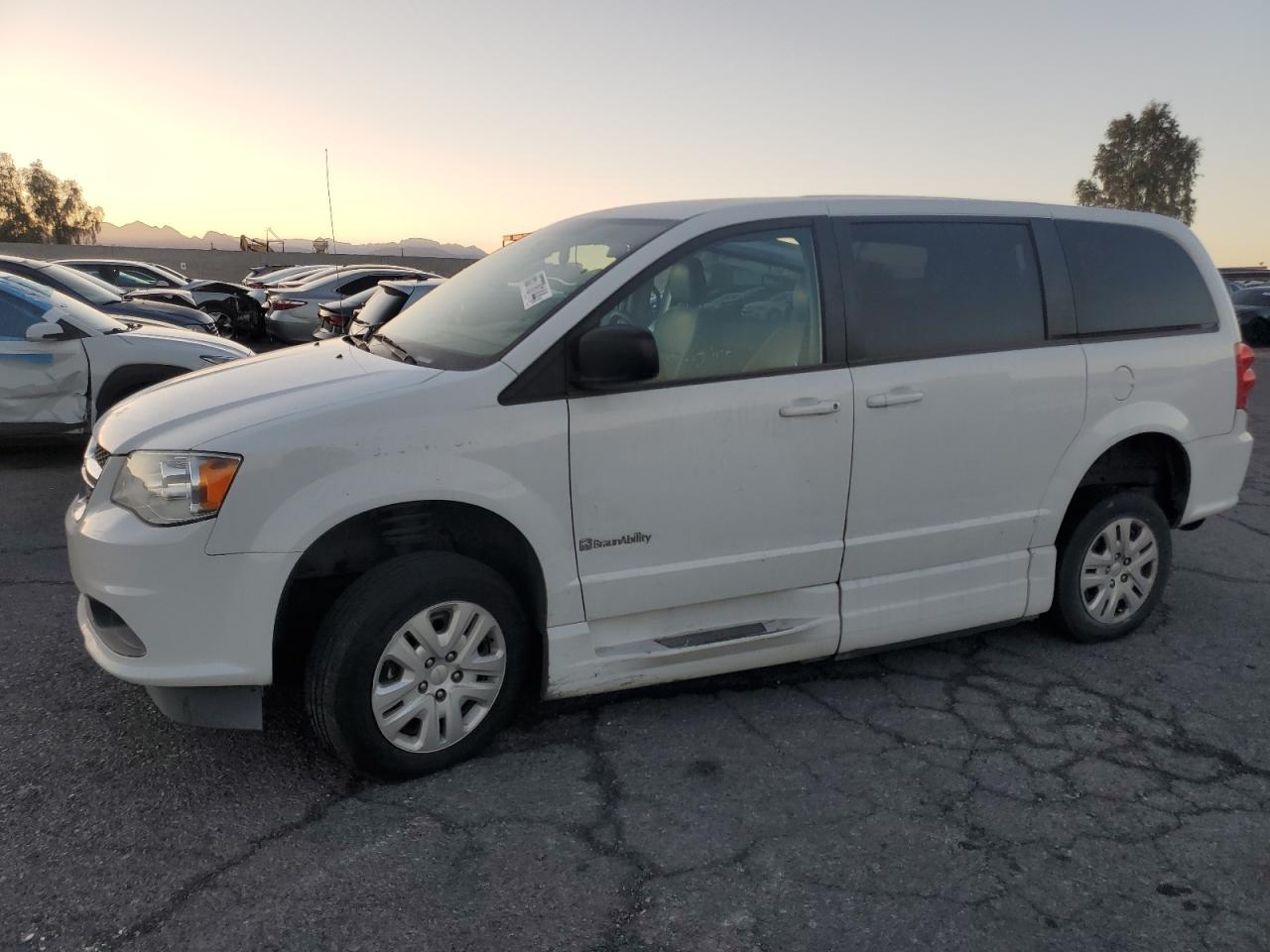 Lot #2991702190 2018 DODGE GRAND CARA