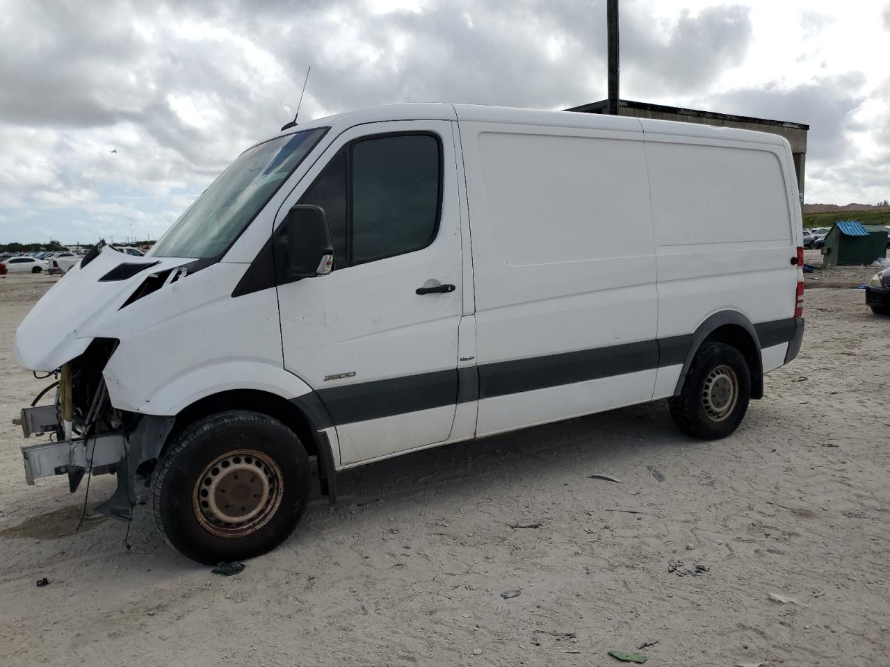 Lot #2972151130 2016 MERCEDES-BENZ SPRINTER 2