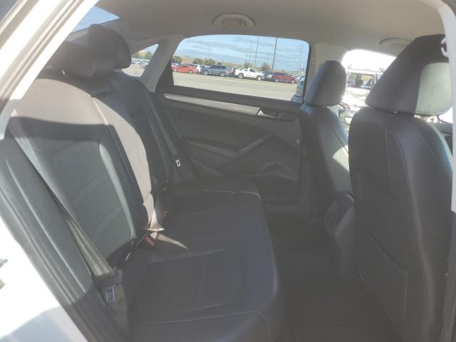 2015 VOLKSWAGEN PASSAT S - 1VWAT7A34FC108865