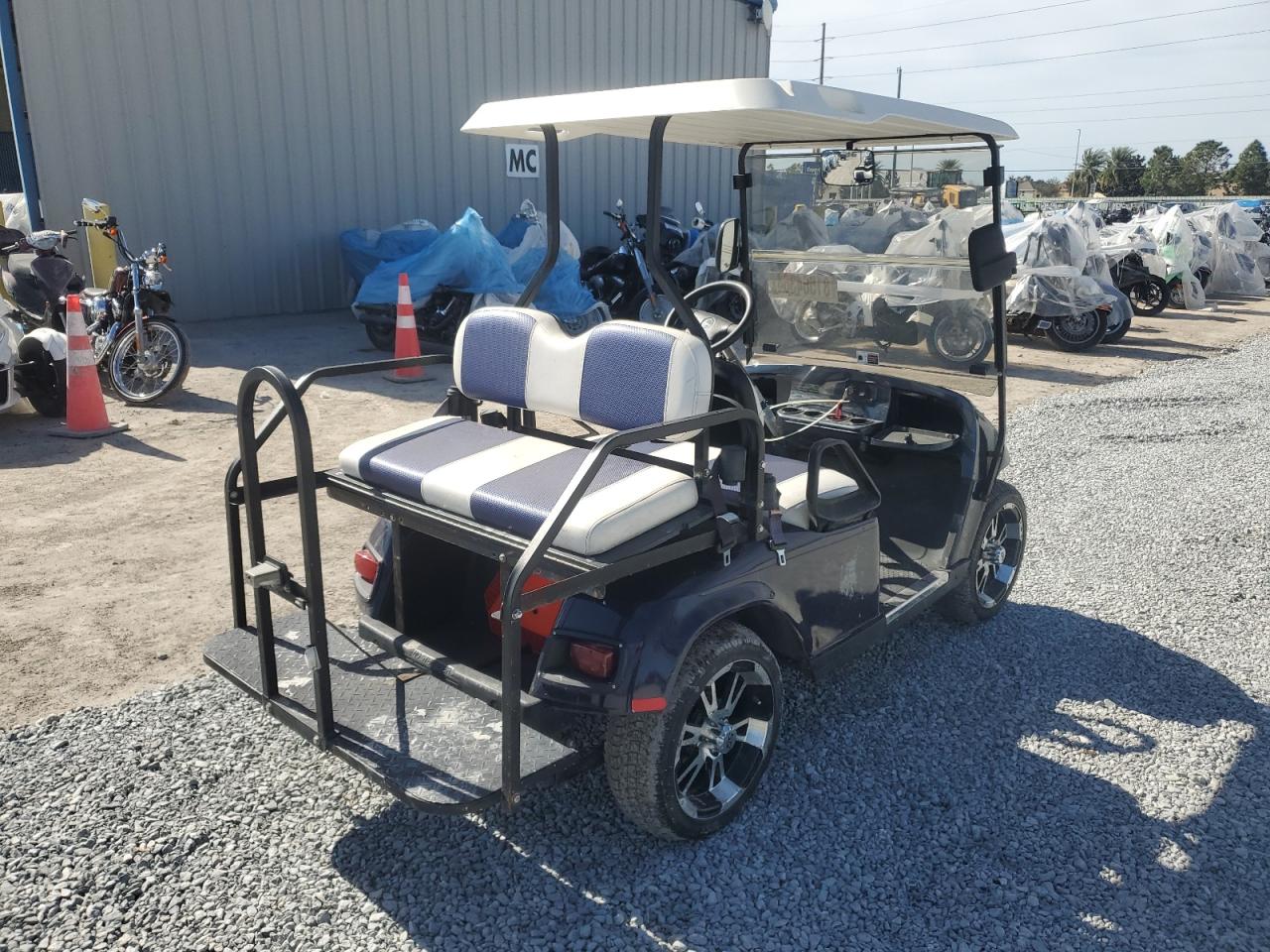 Lot #2995757505 2016 ASPT GOLF CART