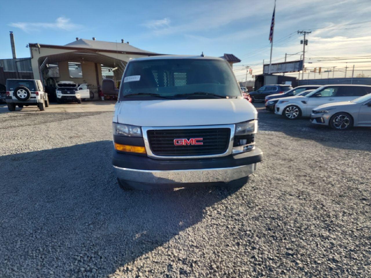 Lot #2993753163 2021 GMC SAVANA G25