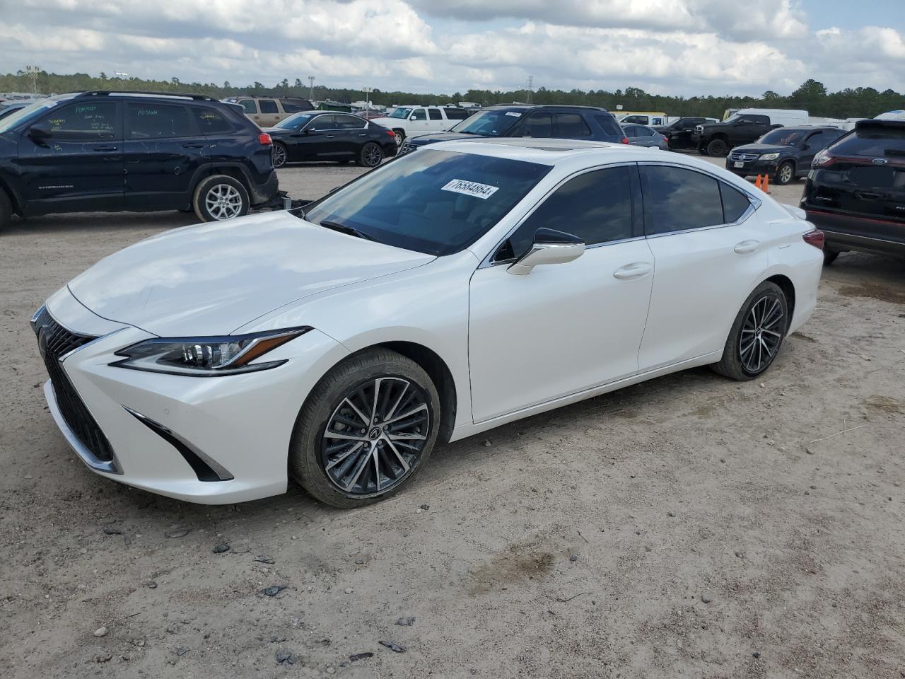 Lot #2961865218 2023 LEXUS ES 300H BA