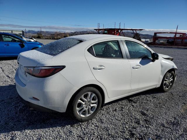 VIN 3MYDLBZV5GY136824 2016 TOYOTA SCION no.3