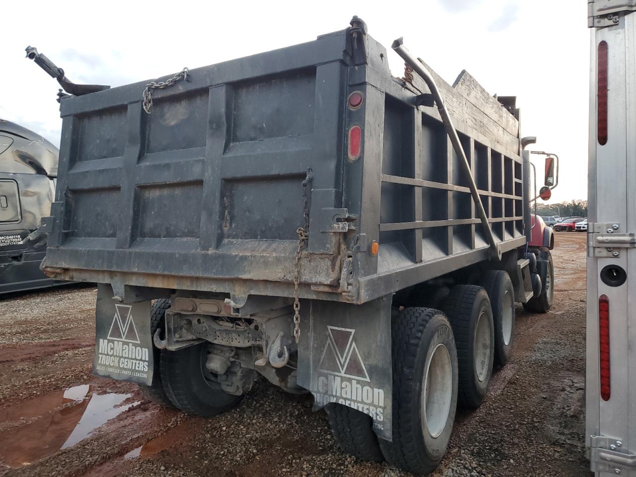 Lot #2986534237 2005 MACK 700 CV700