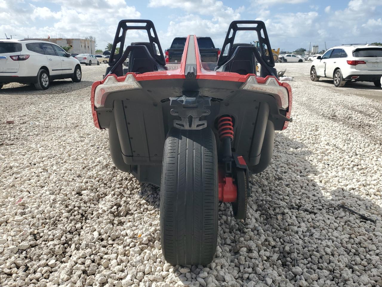 Lot #3028504918 2021 POLARIS SLINGSHOT