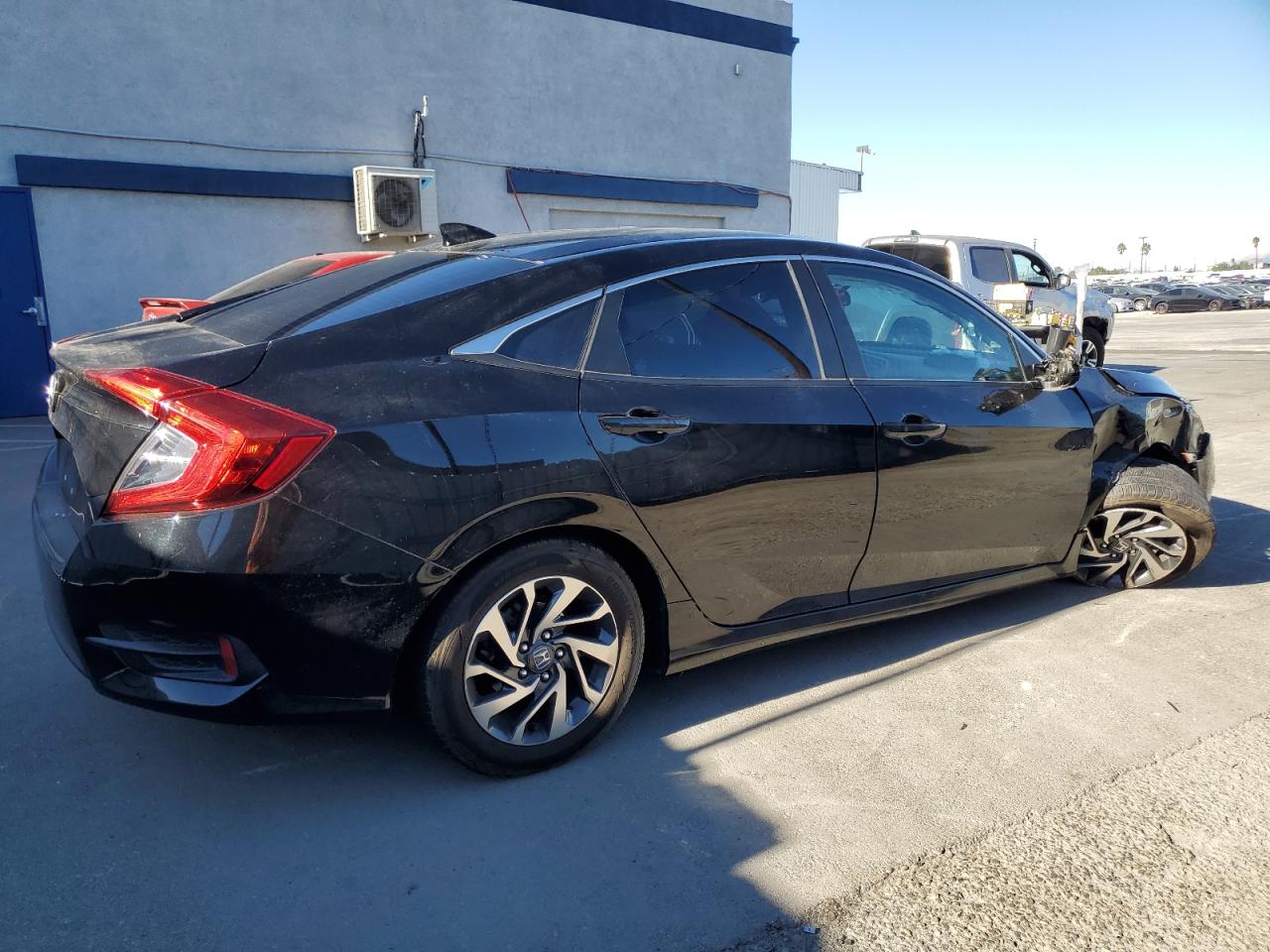 Lot #2977254156 2018 HONDA CIVIC EX