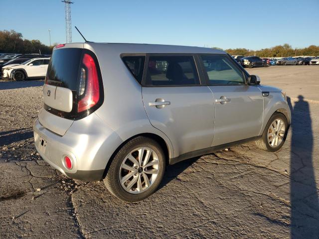 VIN KNDJP3A52J7532516 2018 KIA SOUL no.3