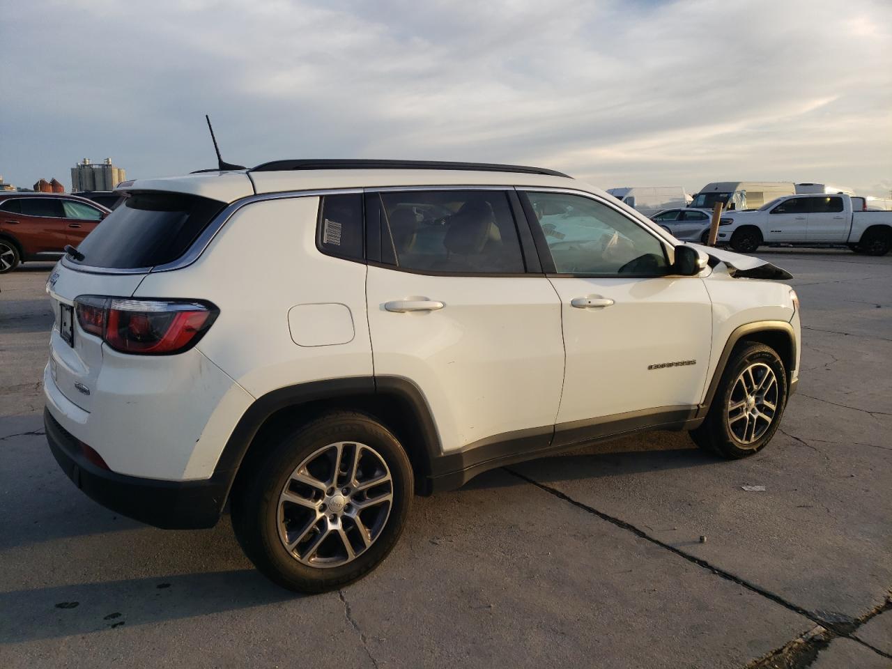 Lot #3029628114 2019 JEEP COMPASS LA