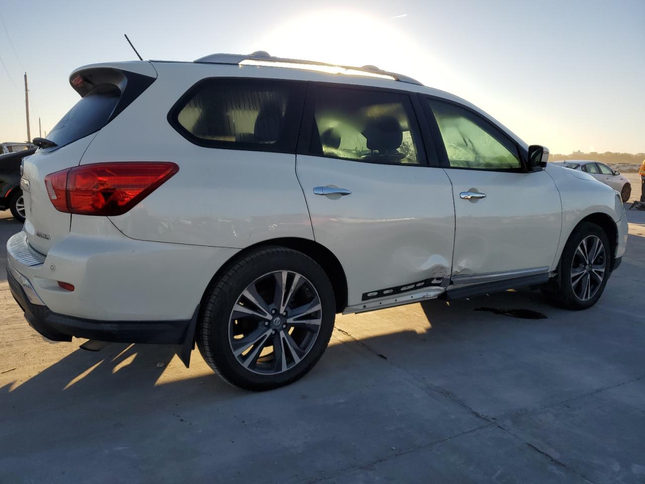 Lot #2990987195 2017 NISSAN PATHFINDER