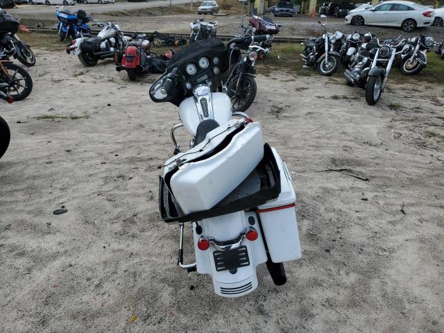 2011 HARLEY-DAVIDSON FLHX - 1HD1KB412BB635739