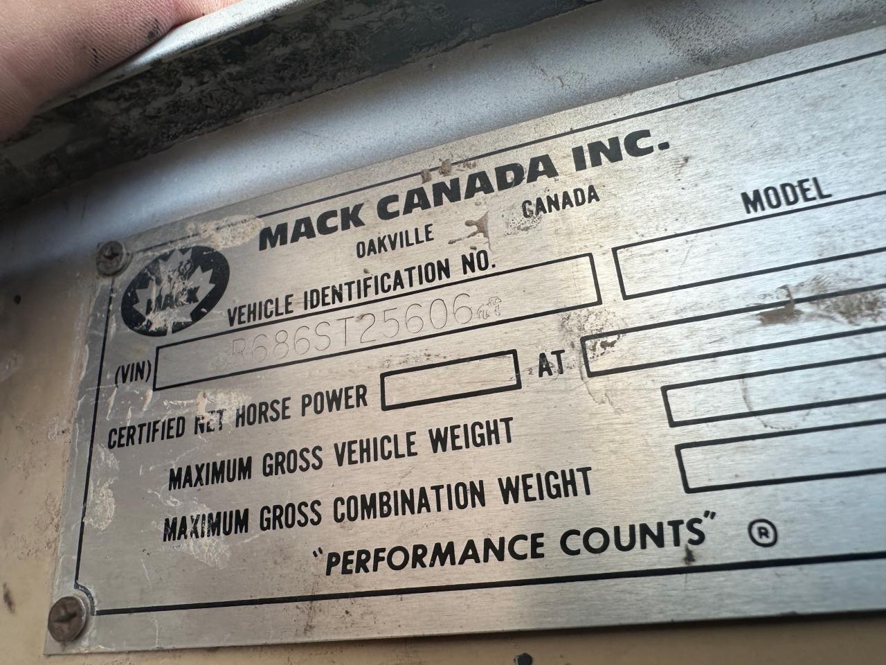 Lot #2976789810 1980 MACK R600