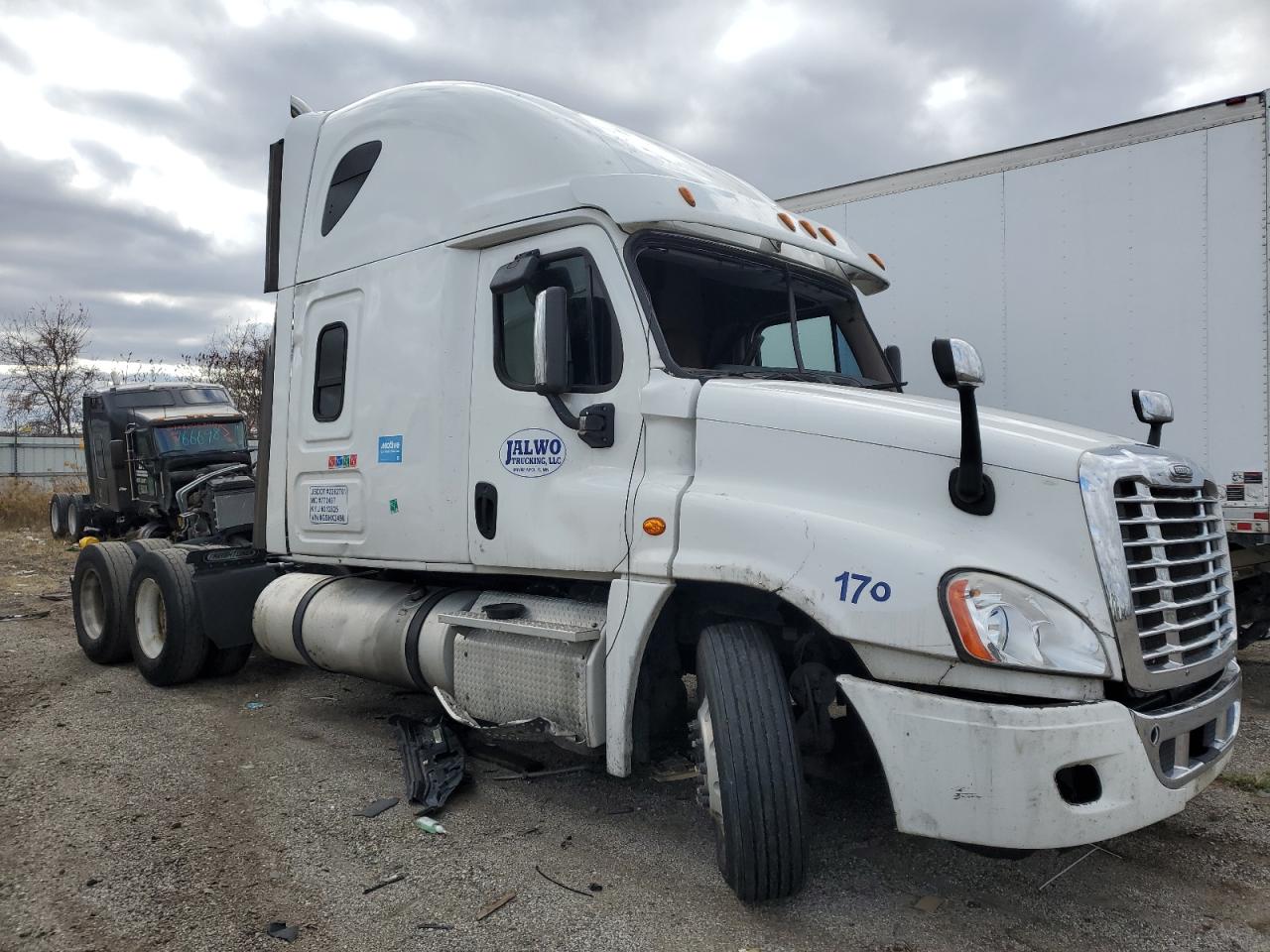  Salvage Freightliner Cascadia 1