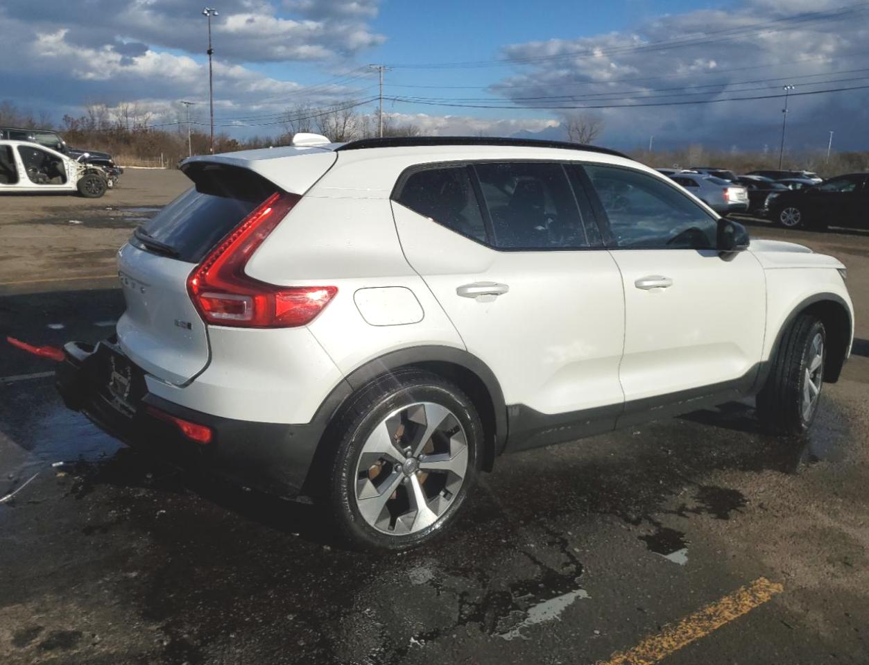 Lot #3024193836 2023 VOLVO XC40 PLUS