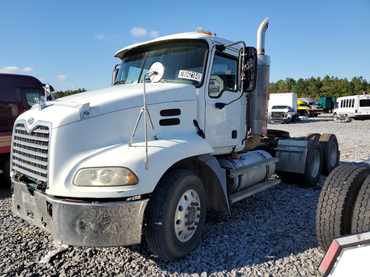 Lot #2996556538 2006 MACK 600 CXN600