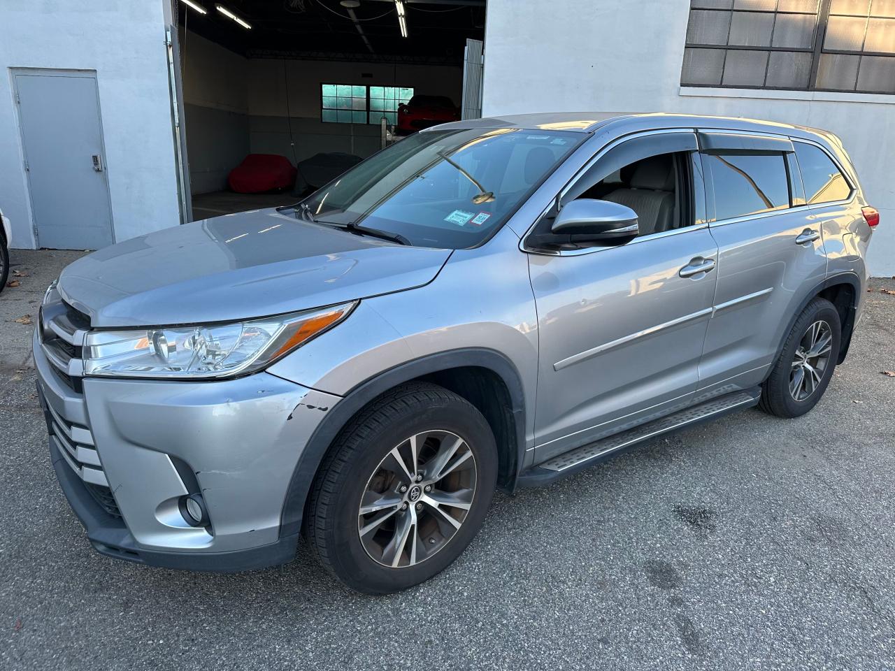 Lot #2986391215 2017 TOYOTA HIGHLANDER