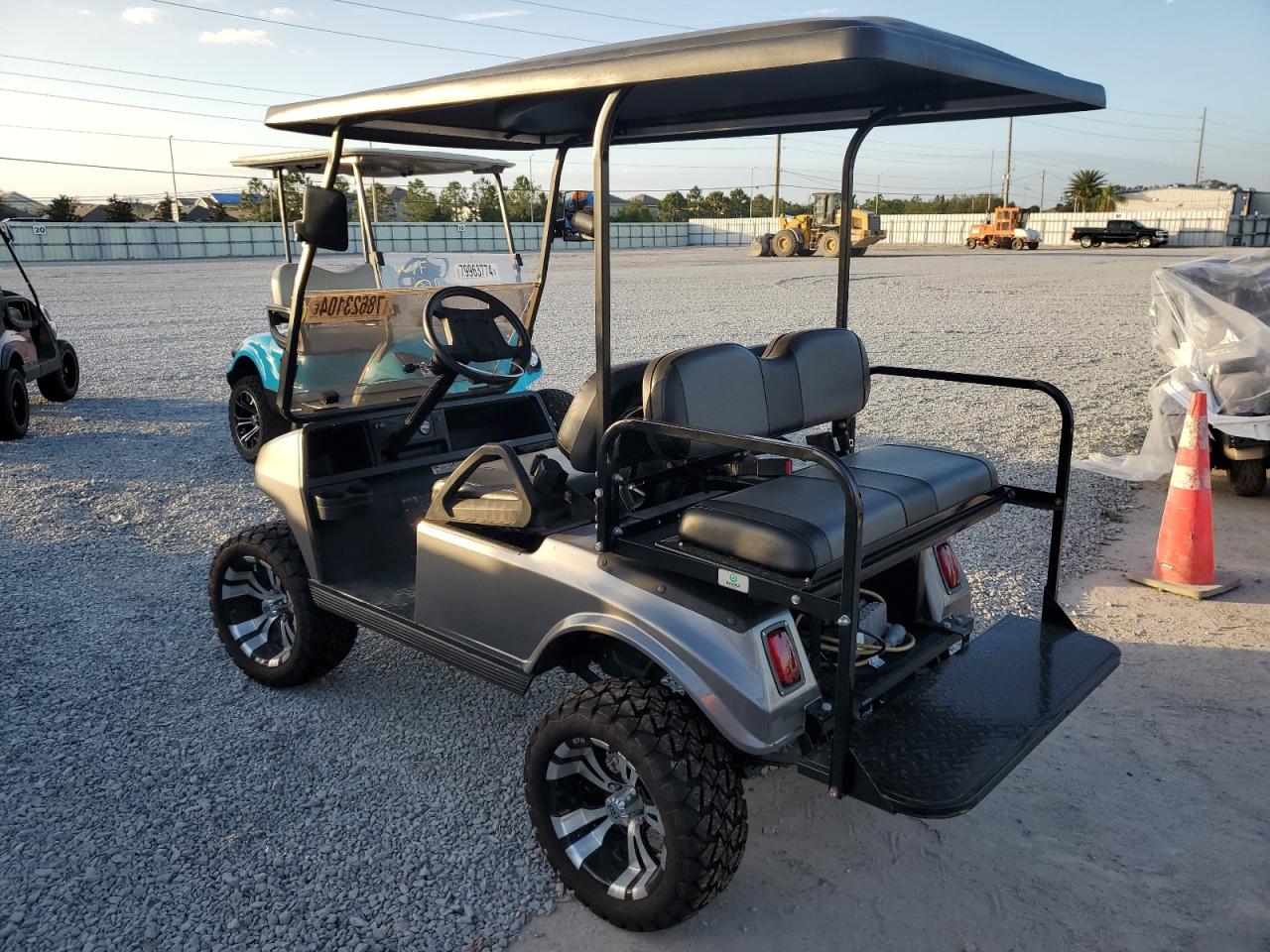 Lot #3048079881 2007 GOLF CART