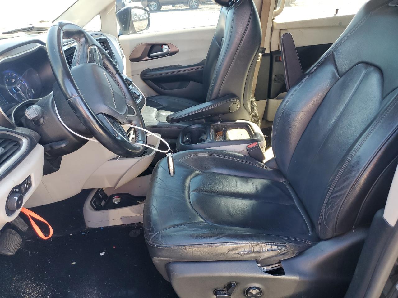 2c4rc1bg2hr739337 - 2017 chrysler pacifica - #81054394