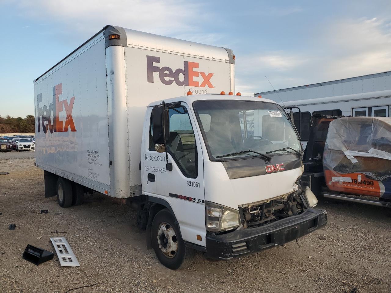 Lot #2999477293 2006 GMC W4500 W450