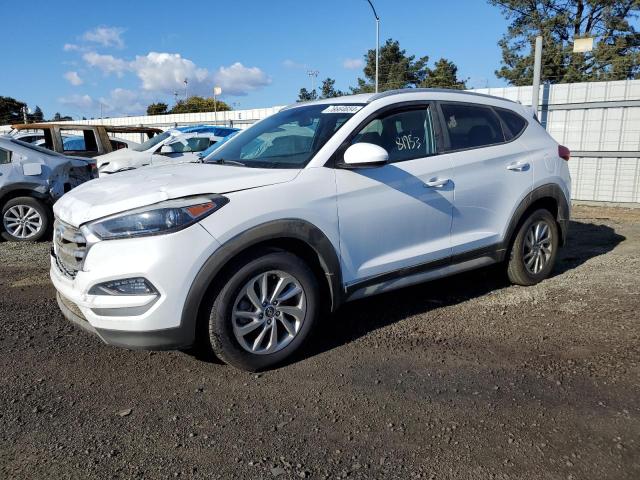 HYUNDAI TUCSON SEL 2018 white  gas KM8J33A46JU763953 photo #1