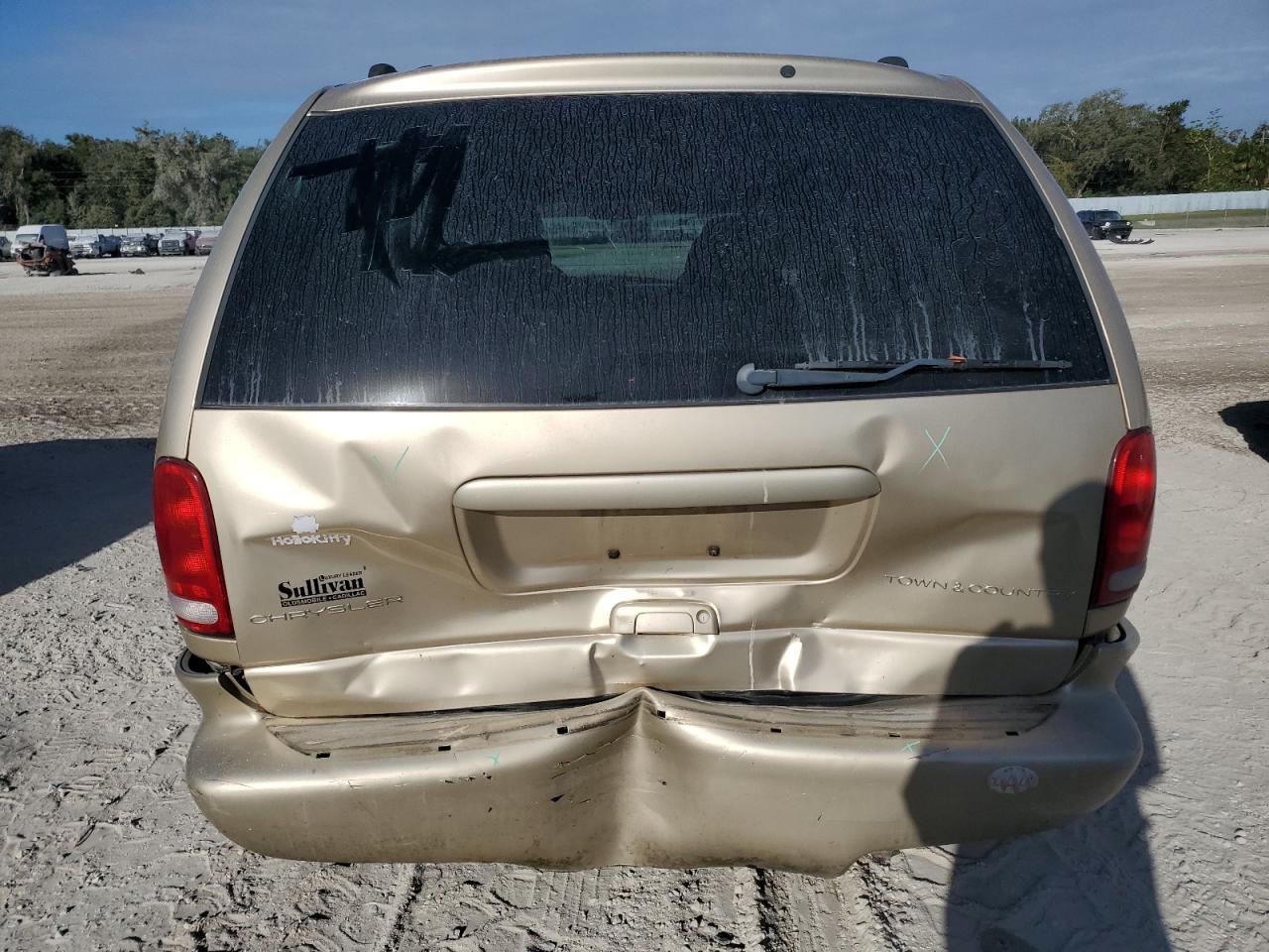 Lot #2986817219 2000 CHRYSLER TOWN & COU