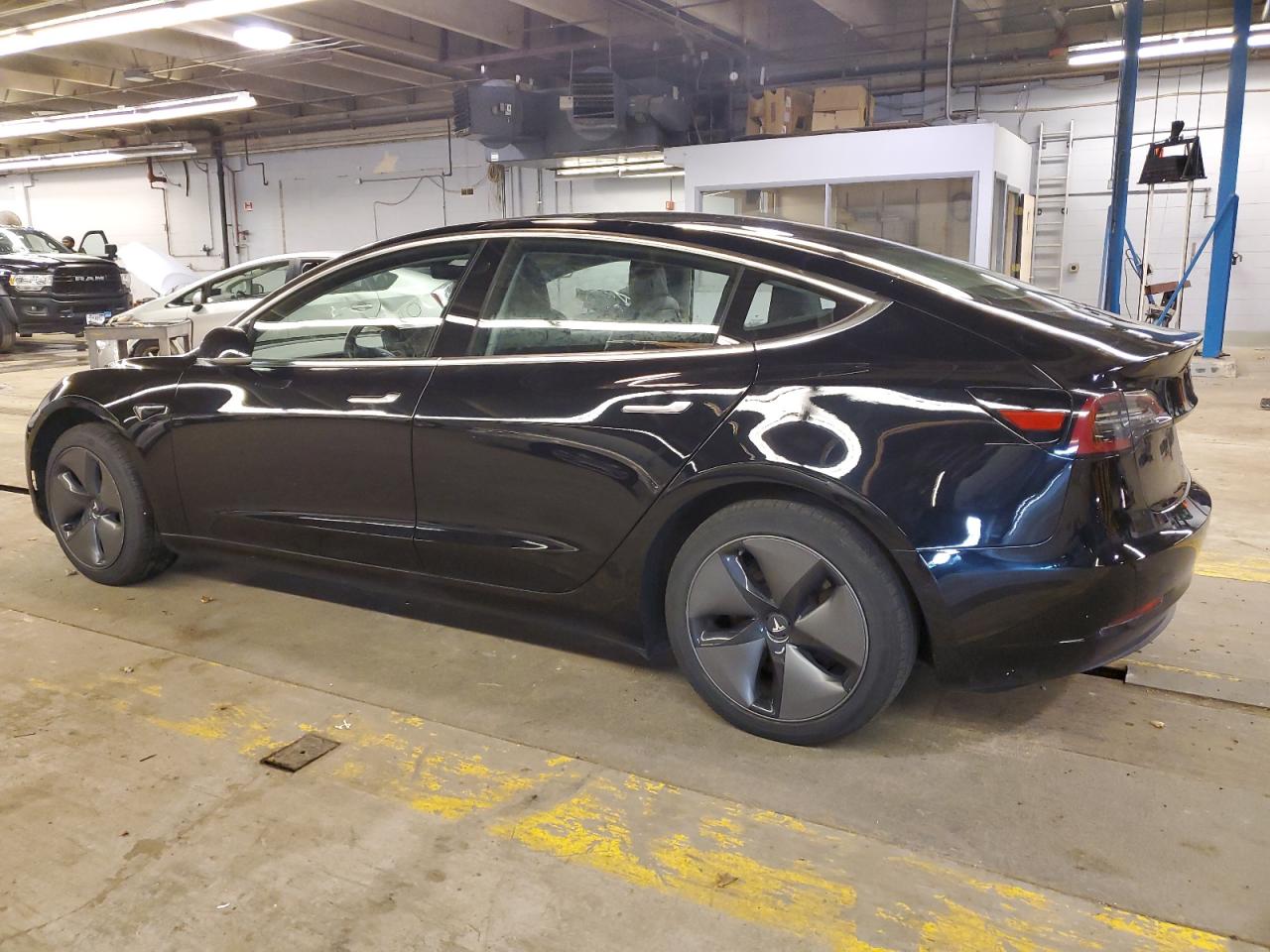 Lot #3009209380 2018 TESLA MODEL 3